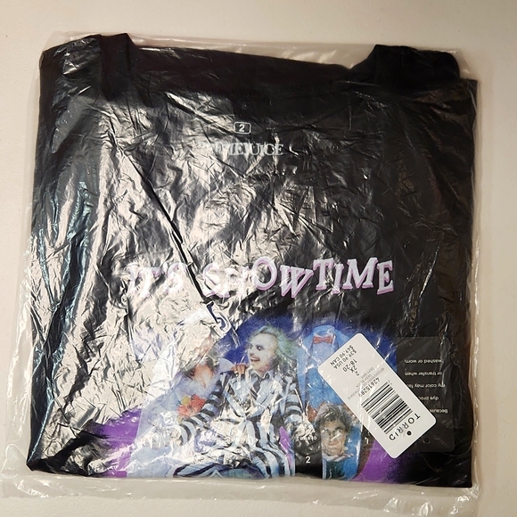 ❤️NWT VINTAGE TORRID BEETLEJUICE MOVIE TEE - ITS SHOWTIME - HALLOWEEN PLUS SIZE - Picture 4 of 14